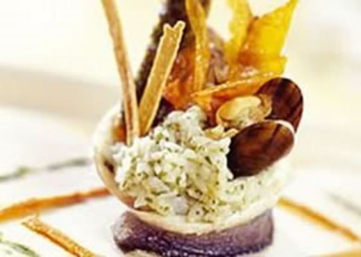 recipe image Perche de mer accompagnée de risotto aux herbes et de Romesco