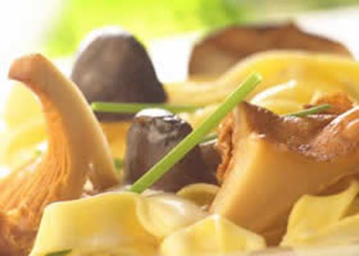 recipe image Linguine fraîches au jus de bolet, truffe et crème épaisse