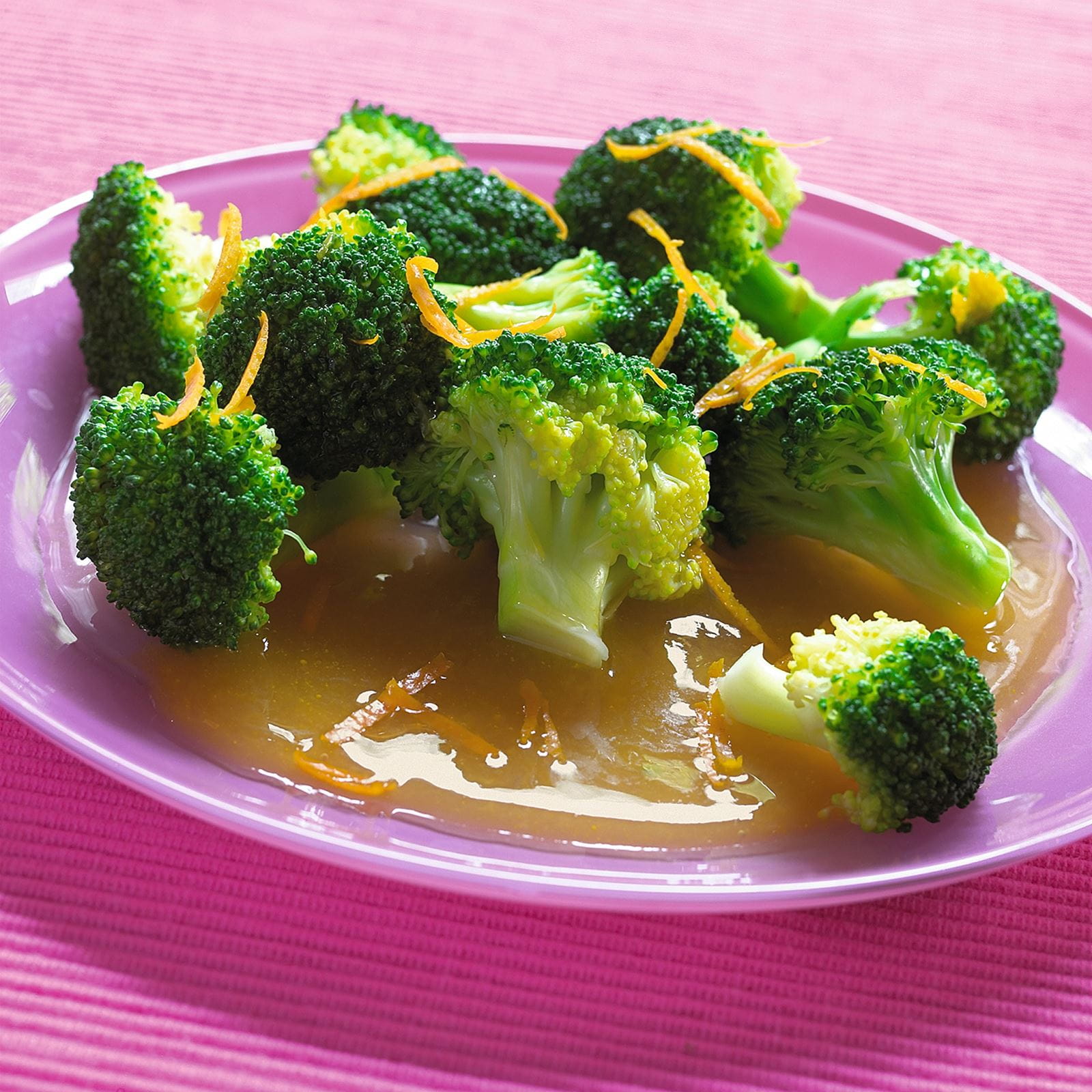 recipe image Gestoomde broccoli met sinaasappel