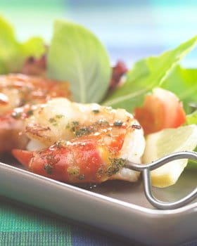 recipe image Brochette met scampi, knoflookboter en citroen