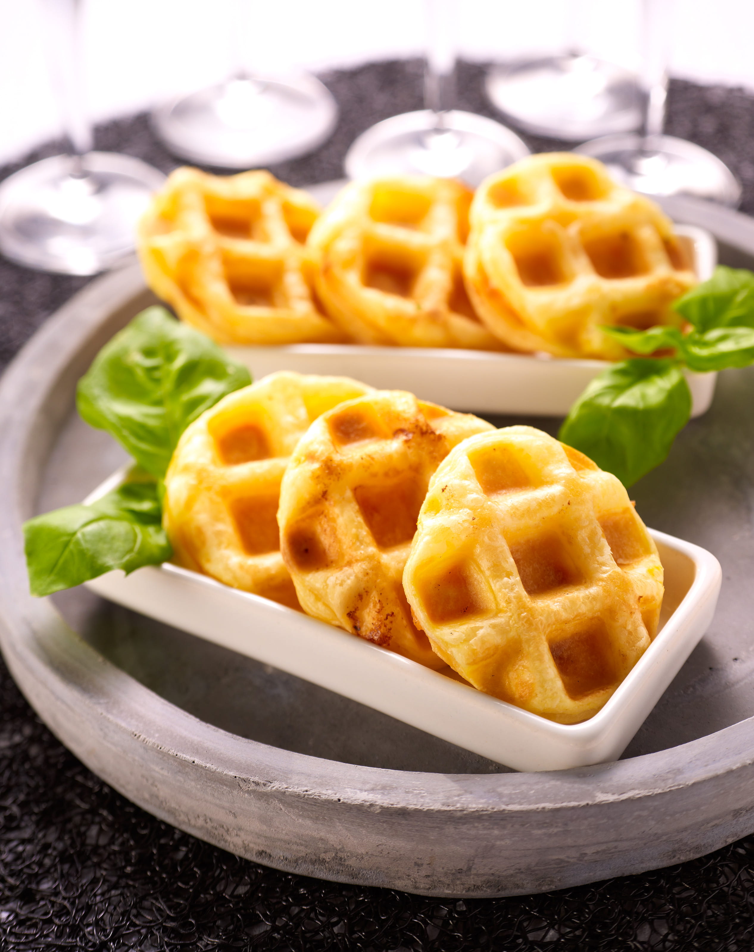 recipe image Wafeltje van bladerdeeg en gerookte zalm