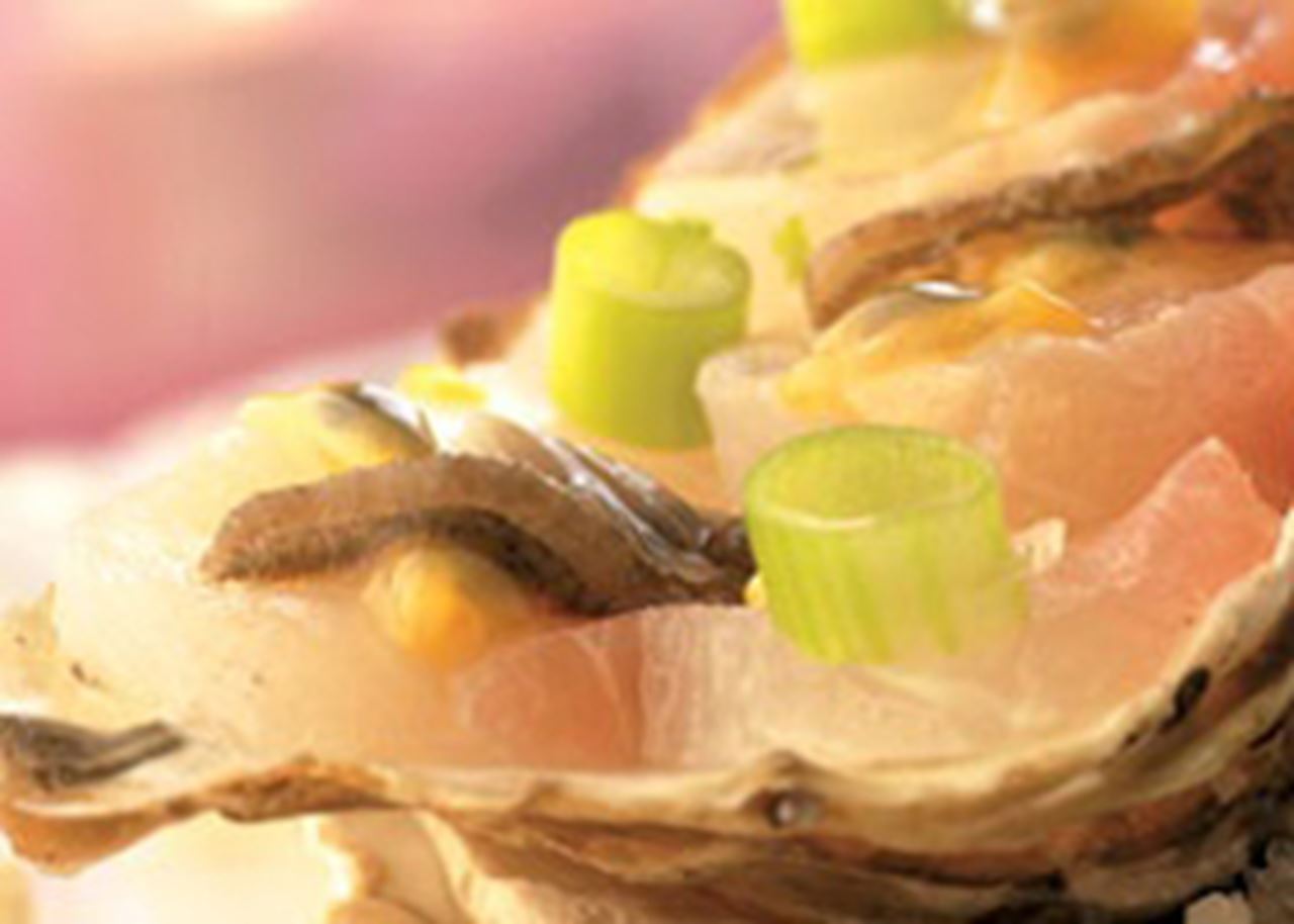 recipe image Carpaccio van zwaardvis met oesters en passievrucht