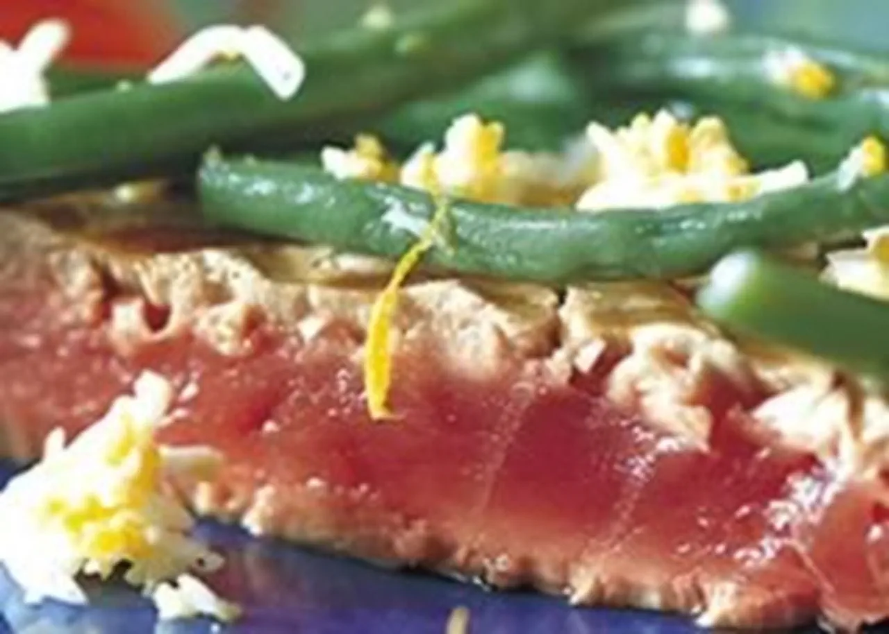 recipe image Gegrilde tonijn met prinsessenboontjes, citroen, knoflook en ei