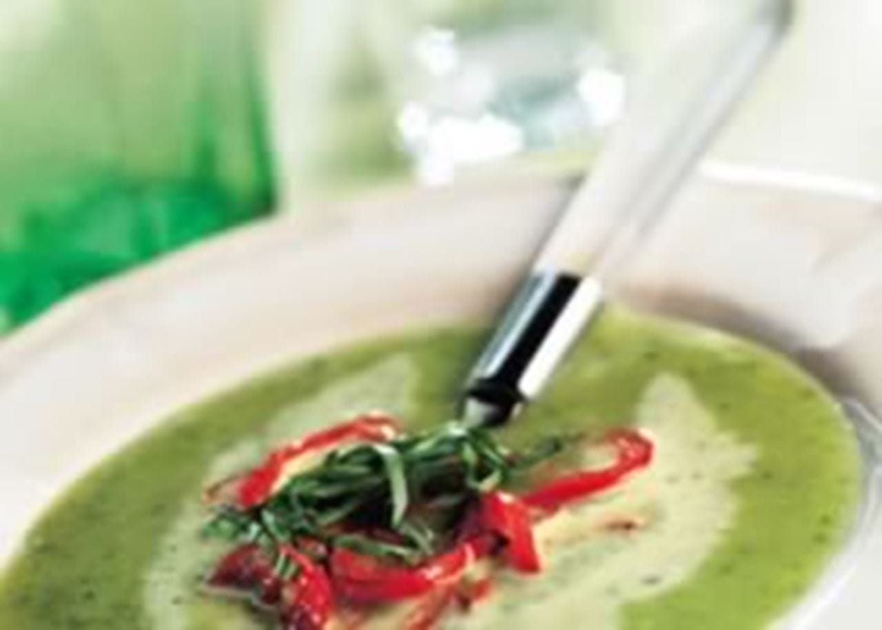 recipe image Potage de courgettes avec poivron grillé