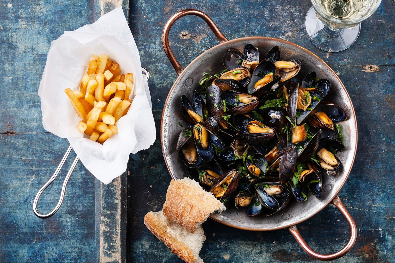 recipe image Moules-frites au vin blanc