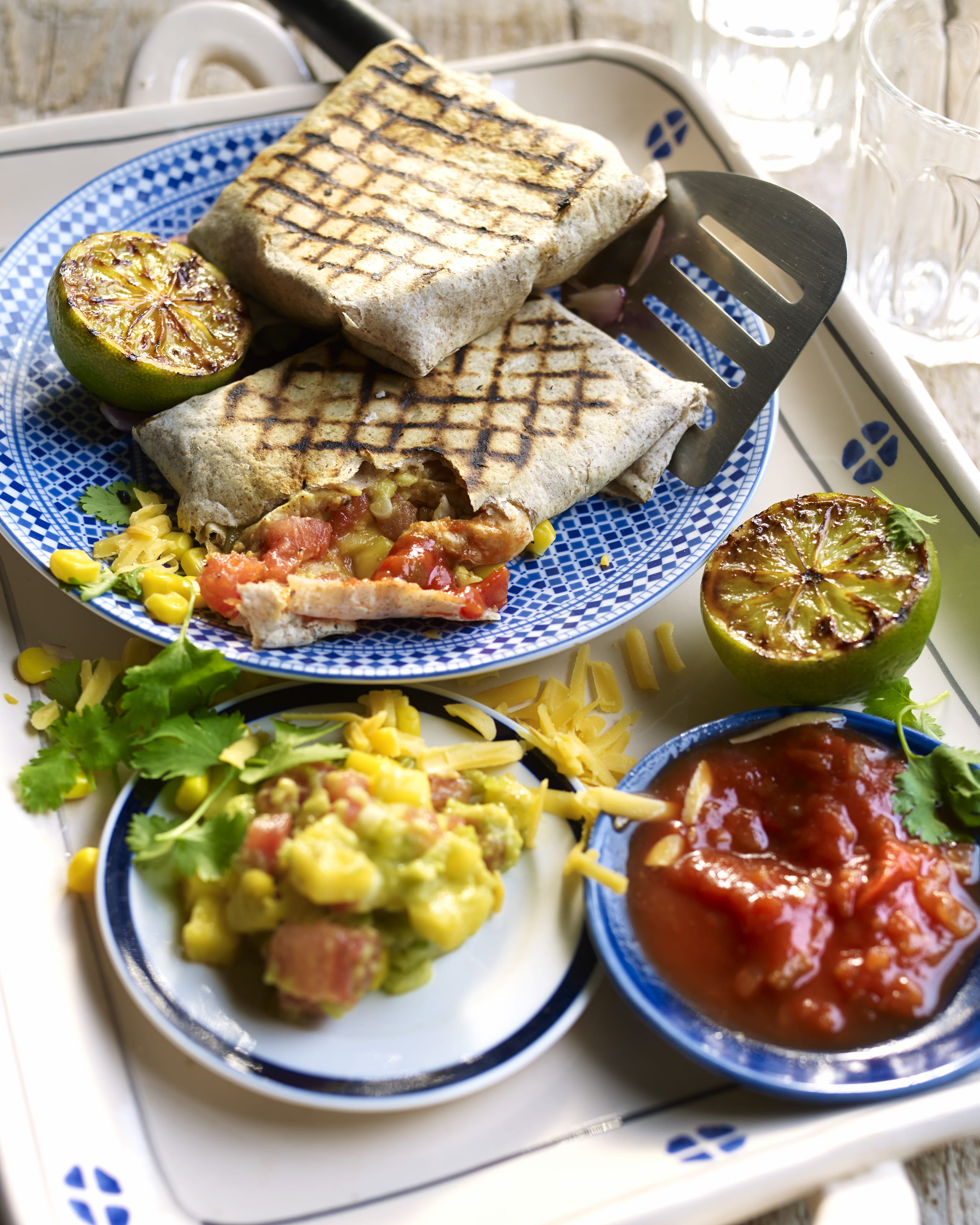recipe image Burritos grillés au guacamole de mangues