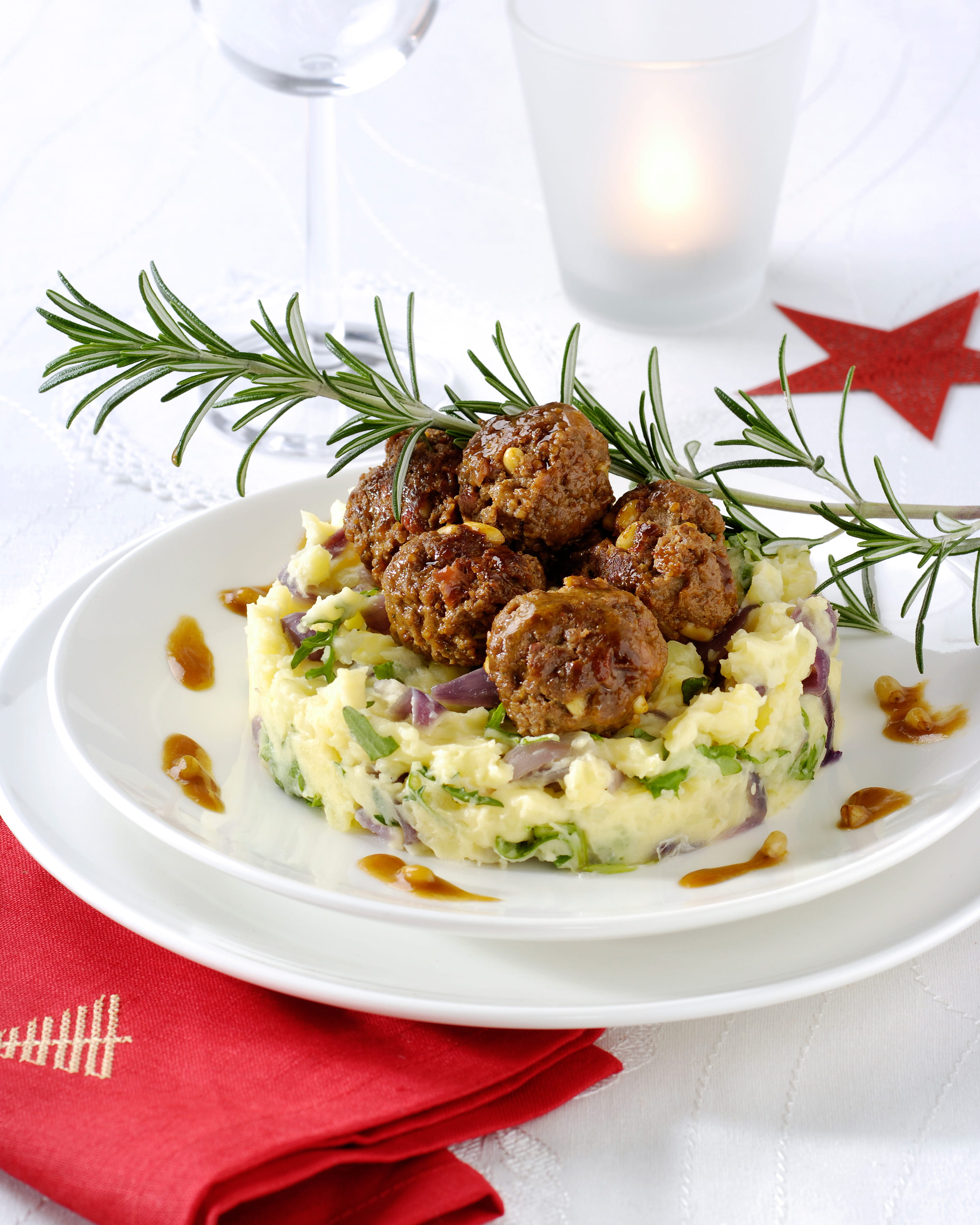 recipe image Boulettes de Noël au jambon de gibier, et pignons de pin