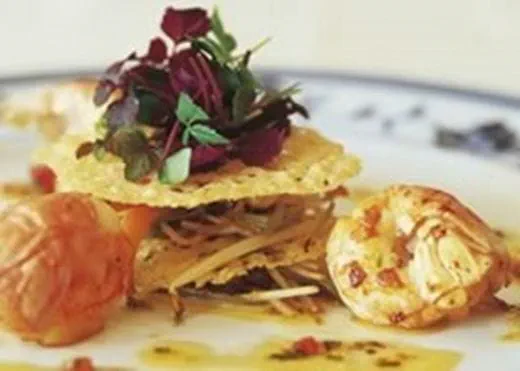 recipe image Mille-feuille de légumes au wok, poêlée de langoustines et huile d'olive parfumé
