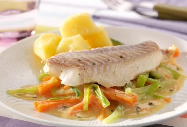 recipe image Cabillaud au four aux légumes et vin blanc