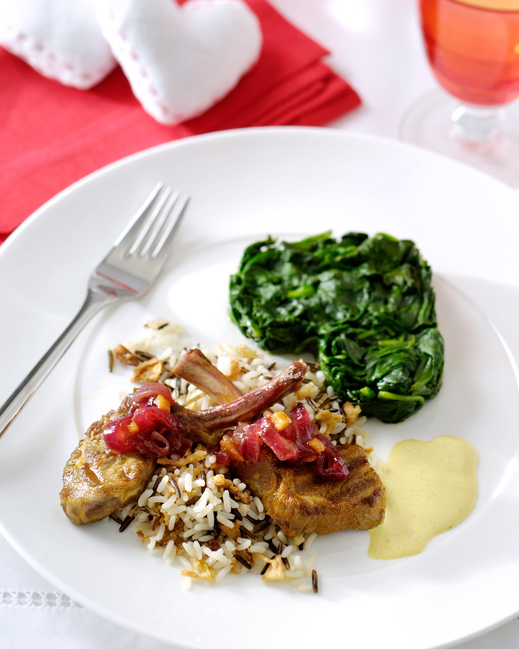 recipe image Côtelettes d'agneau grillées au chutney de gingembre, sauce curry
