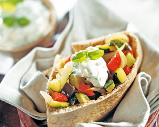 recipe image Gyros de ratatouille de légumes et sauce Effi au persil