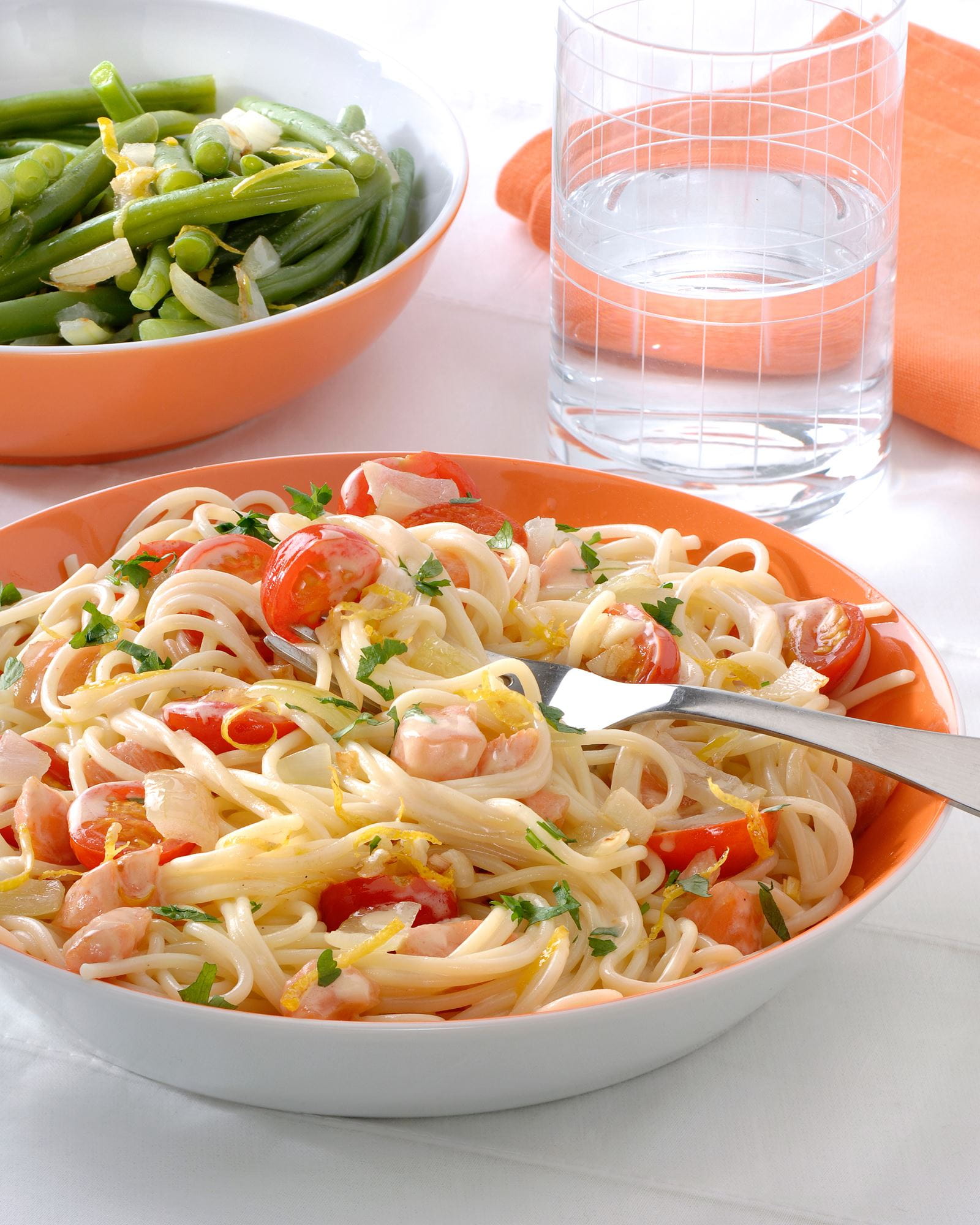 recipe image Poisson fumé 'à la carbonara' avec une salade de haricots verts