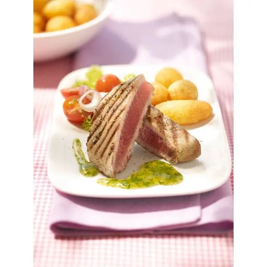 recipe image Steaks de thon grillés, sauce aux fines herbes