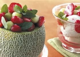 recipe image Melon aux fraises et à la glace