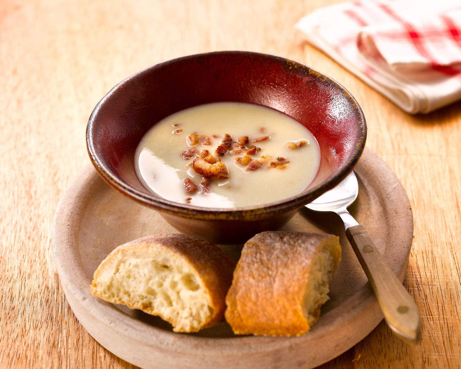 recipe image Potage au chou blanc et lardons