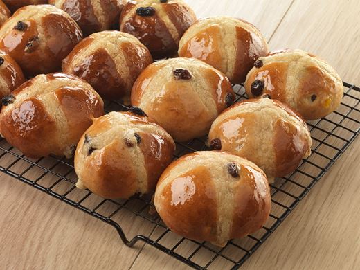 recipe image Petits pains du Vendredi Saint (hot cross buns)