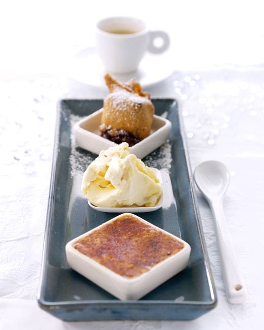 recipe image Crème brûlée de Nutella, beignets au chocolat et glace pécan-caramel