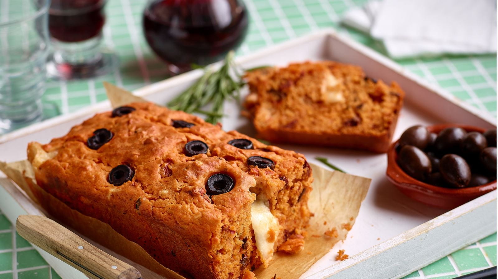 recipe image Cake méditerranéen aux tomates séchées