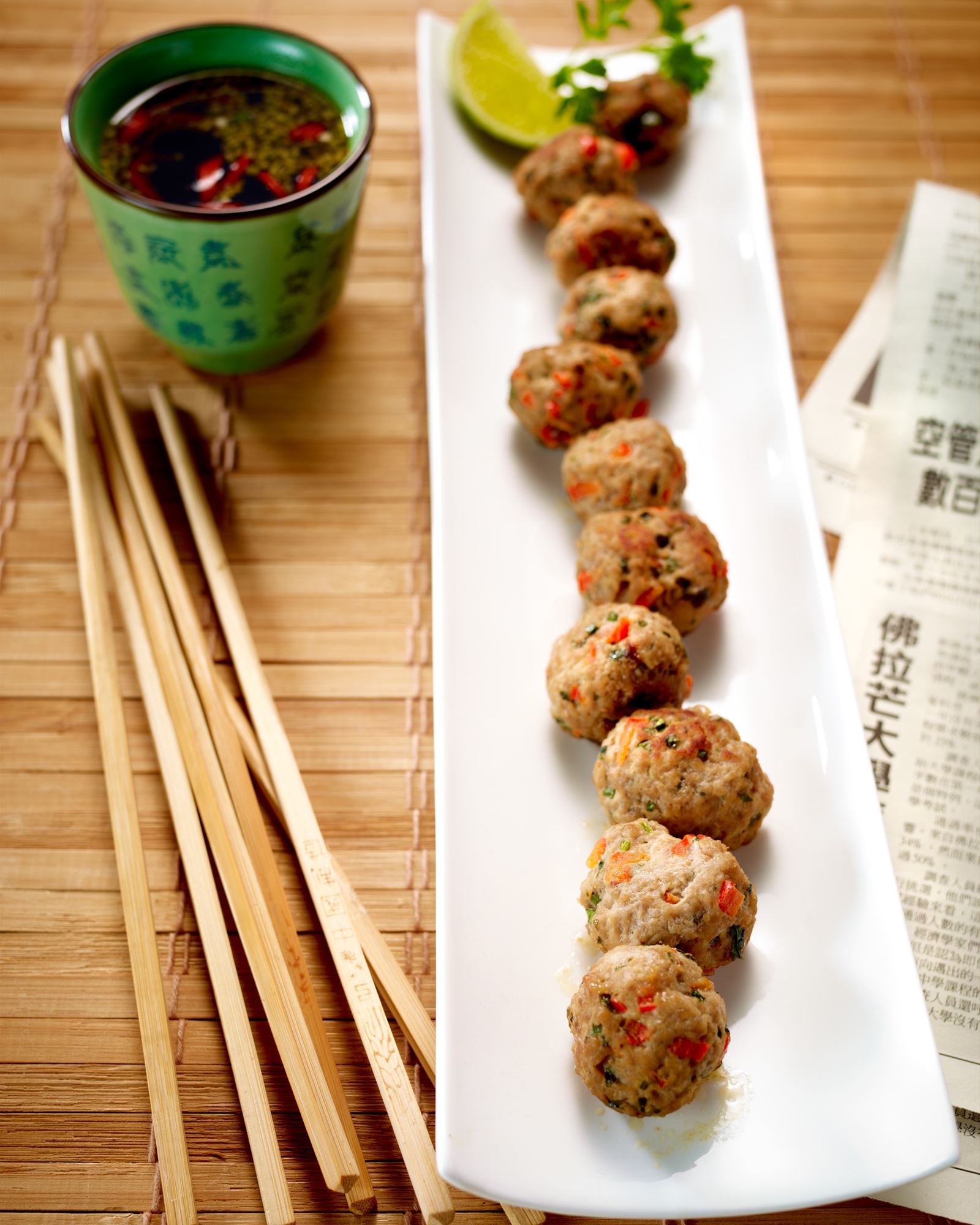 recipe image Boulettes thaïes, sauce dip douce pimentée