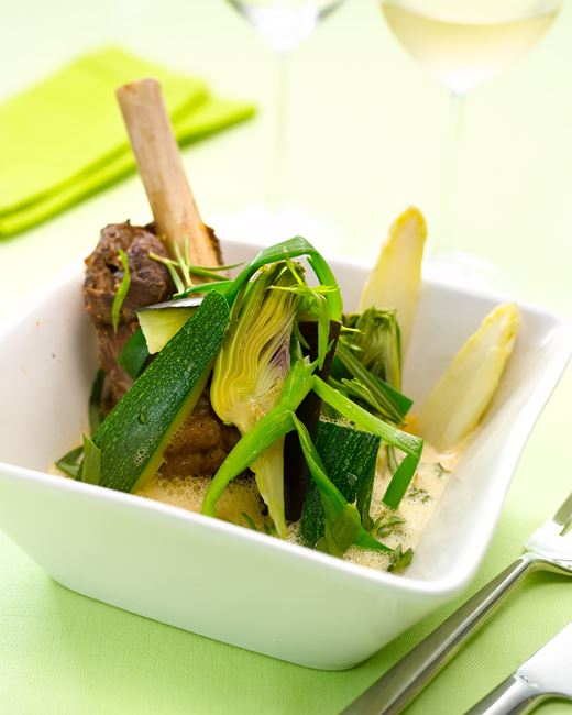 recipe image Waterzooi de volaille aux petits légumes et pommes de terre à la marjolaine