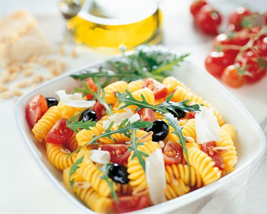 recipe image Salade de pâtes aux tomates et à la roquette