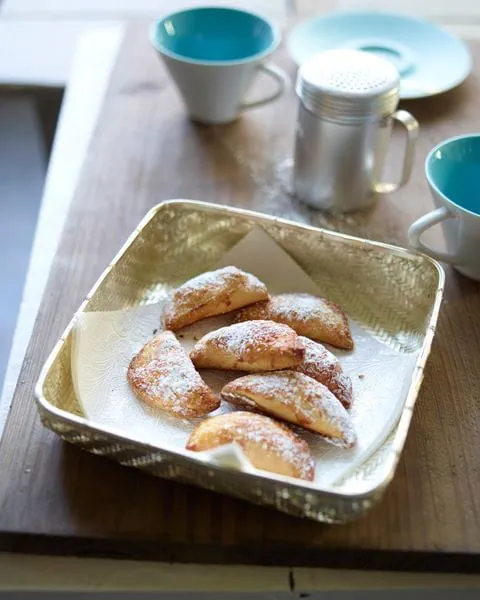 recipe image Biscuits fourrés au massepain