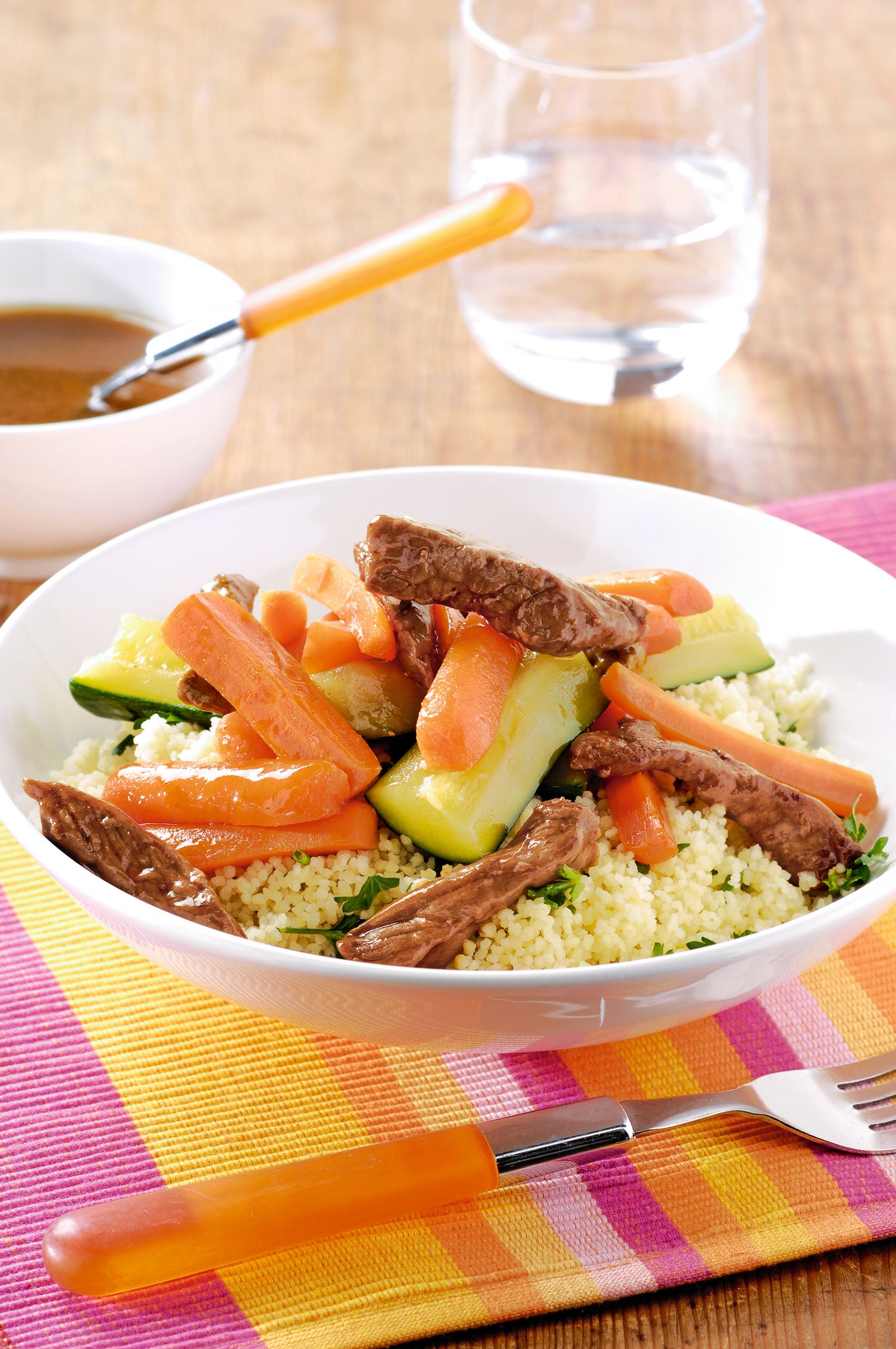 recipe image Couscous épicé, émincé de viande et courgette