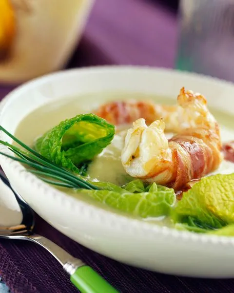 recipe image Crémeux de chou vert et langoustines au lard