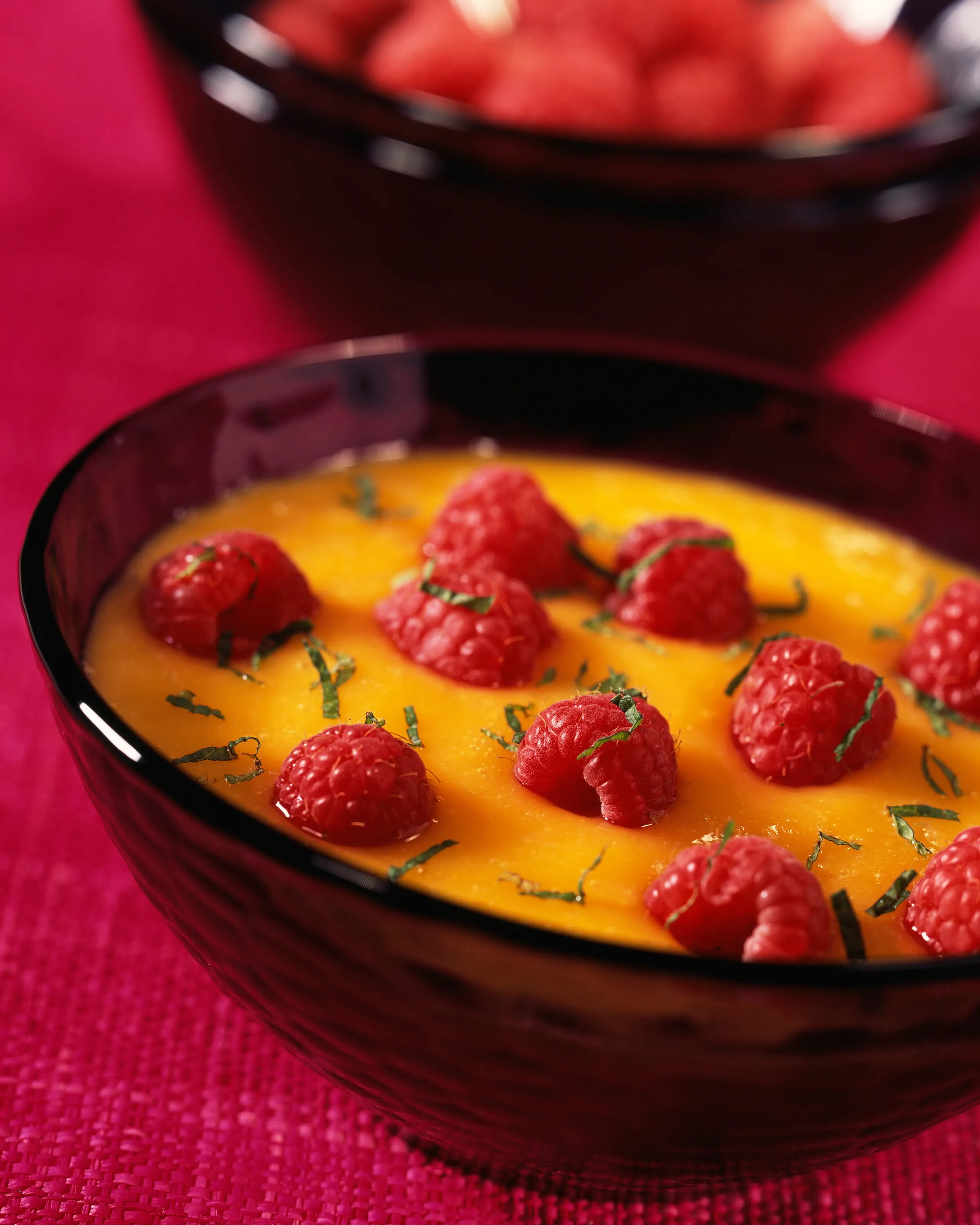 recipe image Soupe de mangues aux framboises