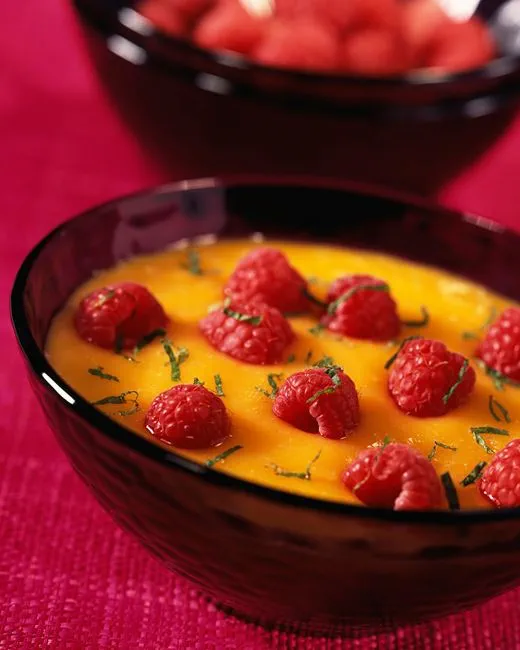 recipe image Soupe de mangues aux framboises