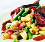 recipe image Duo de Pigeonneaux et poêlée de légumes à l'Espagnole