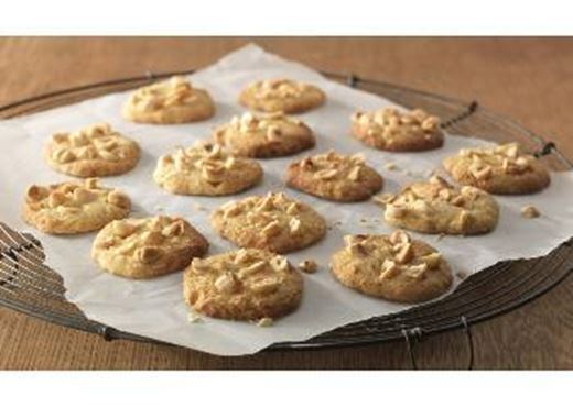recipe image Biscuits au miel et aux noisettes