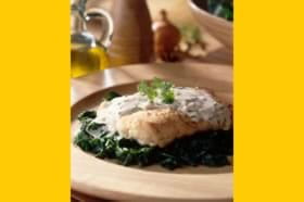 recipe image Loup de Mer sauce poivre crème et ciboulette, accompagné d'épinards et de taglia