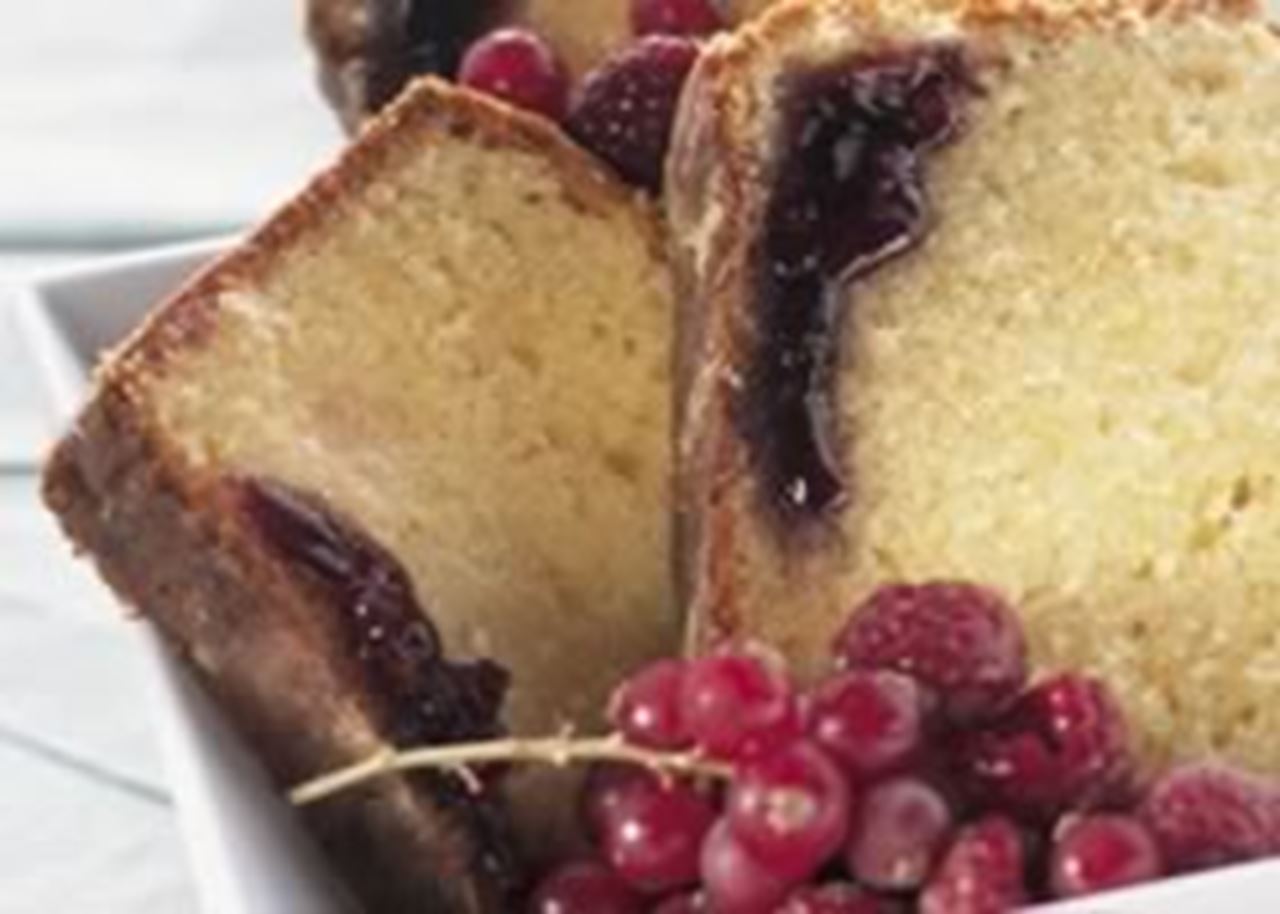 recipe image Cake au yaourt et aux fruits rouges