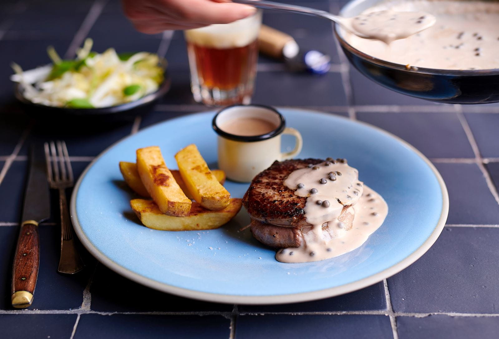 recipe image Steak avec une sauce poivre-crème