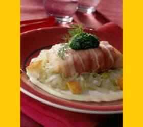 recipe image Roulade de saumon au lard fumé, chicon caramélisé, purée de cresson et sauce bla