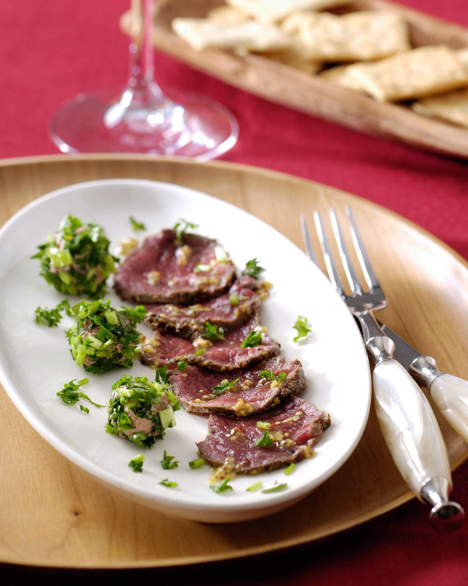 recipe image Carpaccio chaud-froid de filet de cerf aux boulettes de pâté de gibier