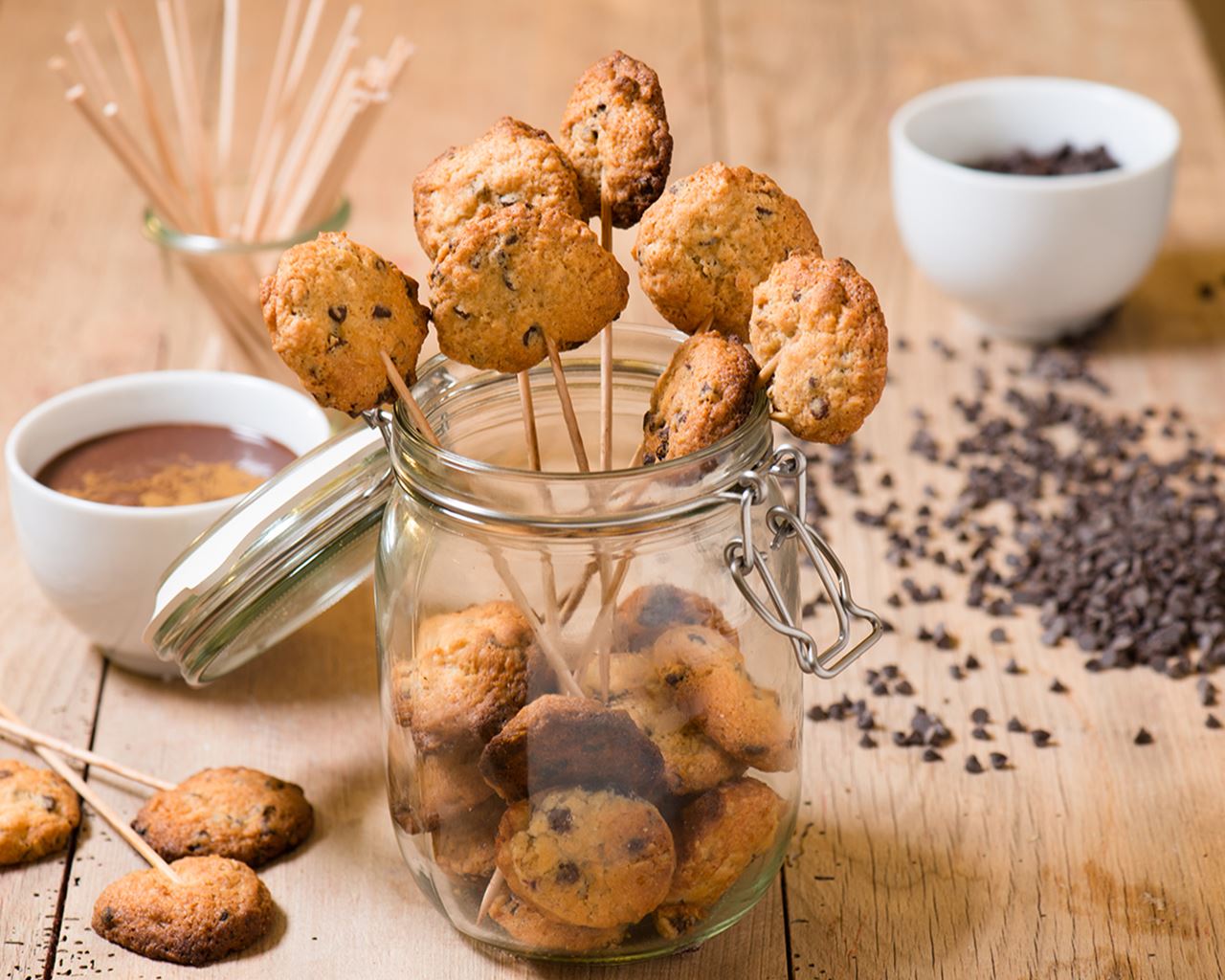 recipe image Biscuits aux brisures de chocolat classiques