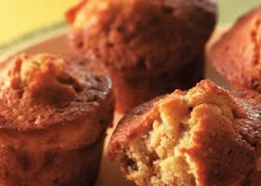 recipe image Cakes au safran, au miel et aux noisettes