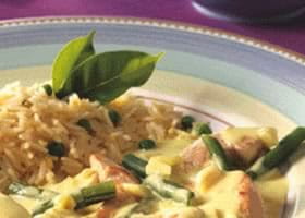 recipe image Poulet à la noix de coco et au riz sauté