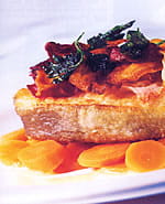 recipe image Cabillaud sur lit de carottes et sel de céleri garni de feuilles de légumes