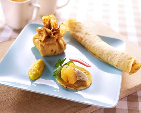 recipe image Crêpes farcies aux amandes et chutney de mangue