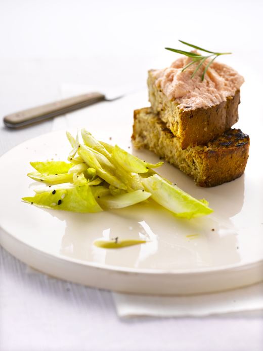 recipe image Mousse de saumon et salade de chicons