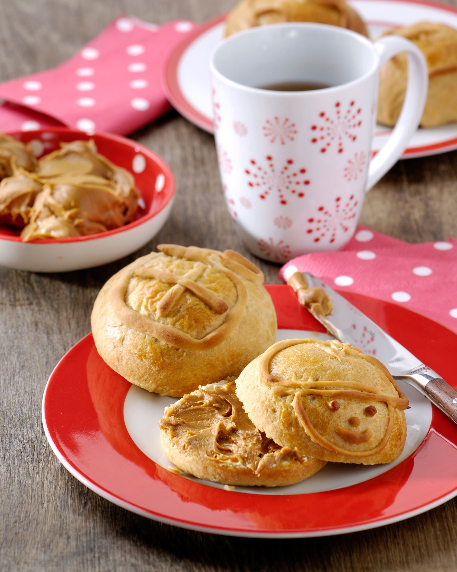 recipe image Sandwiches de la Saint-Nicolas au spéculoos à tartiner