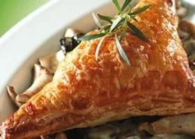 recipe image Chaussons de caille à l'armagnac et aux champignons des bois