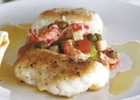 recipe image Saint-Pierre aux poireaux, tomates, écrevisses et câpres à l'huile d'olive extra