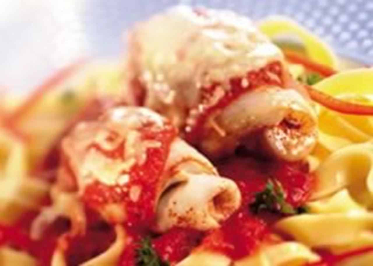 recipe image Roulades de poisson en sauce aux  poivrons