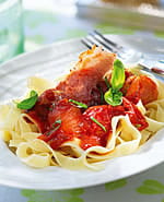 recipe image Tagliatelle au jambon de Parme, aux oignons rouges et aux tomates cerises