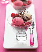 recipe image Une glace chocolat-coco aux framboises