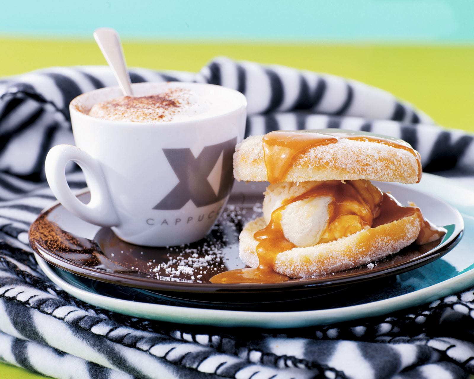 recipe image Donuts à la glace au caramel mou-amandes